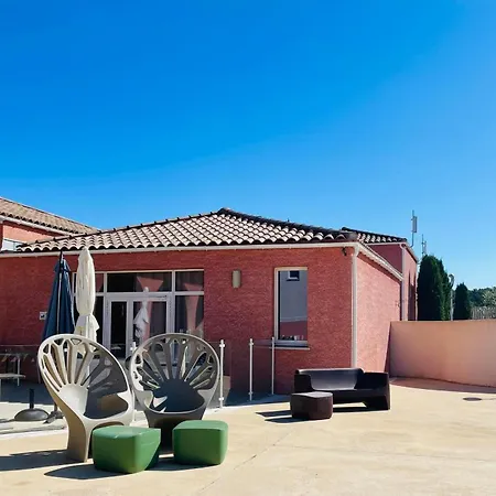 Terres De France - Le Domaine De Bacchus Holiday park 3*