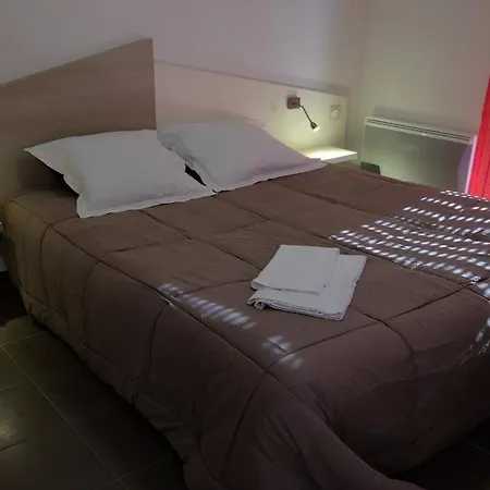 Terres De France - Le Domaine De Bacchus Tatil parkı