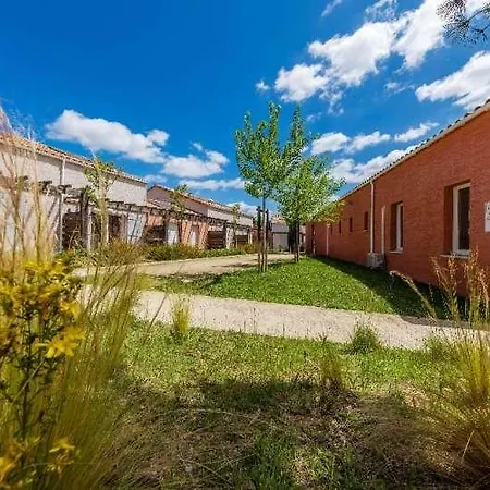 Terres De France - Le Domaine De Bacchus Tatil parkı