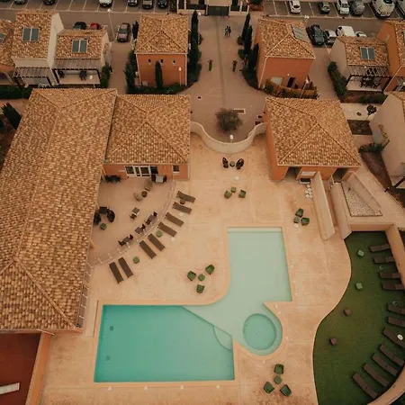 Terres De France - Le Domaine De Bacchus 3*