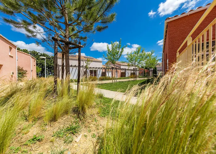 Terres De France - Le Domaine De Bacchus 3*