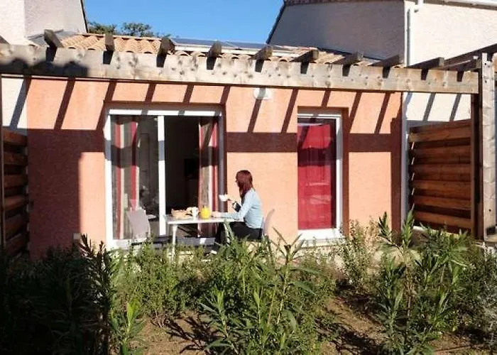 Terres De France - Le Domaine De Bacchus Ferienpark 3*